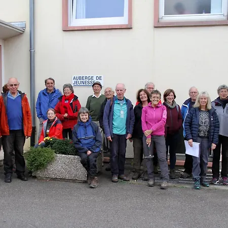 Auberge De Jeunesse Hostel *